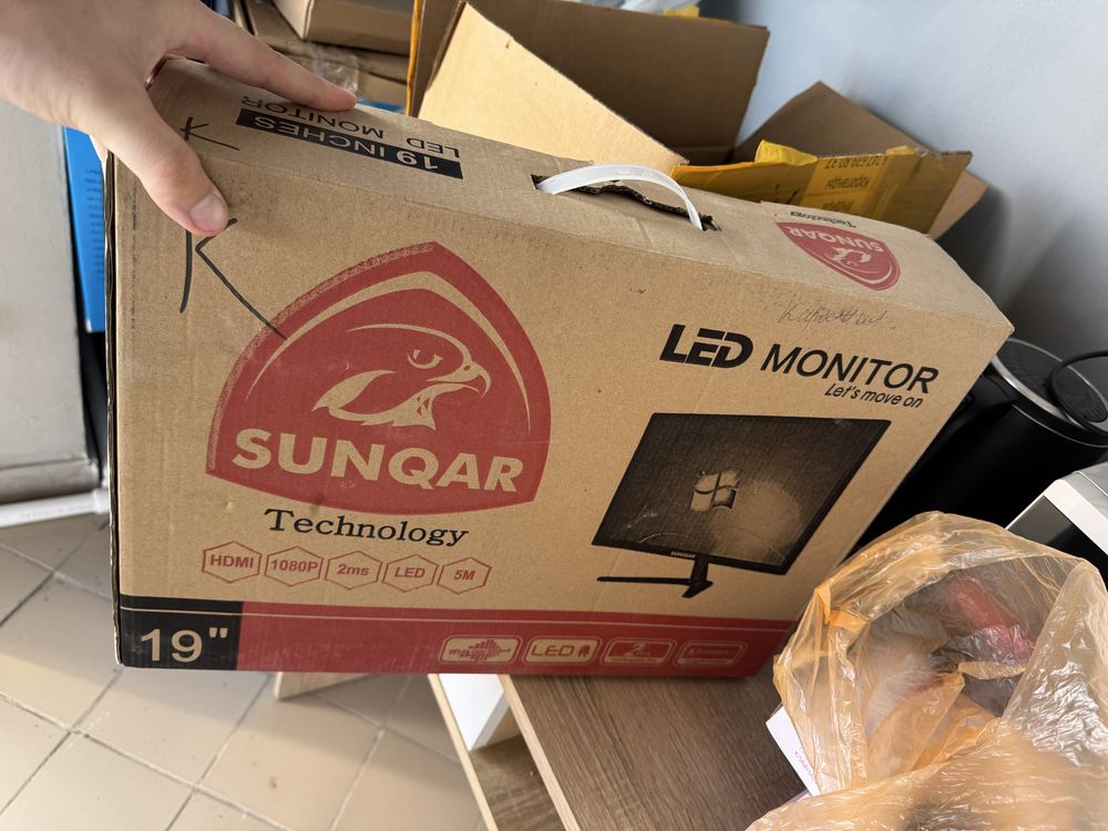 Монитор Sunqar 19