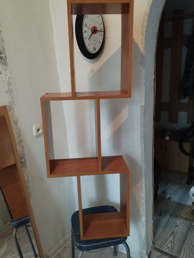 Продам полку 2 000