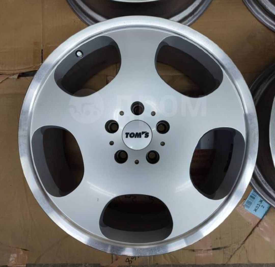 Продам стильные диски Tom's R18