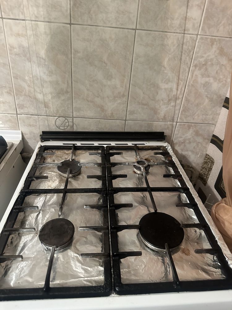 Продам газовую и электроплиты
