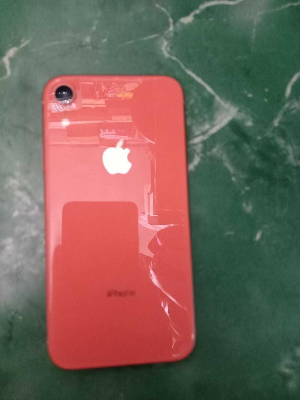 iPhone XR — воплощение стиля и технологий