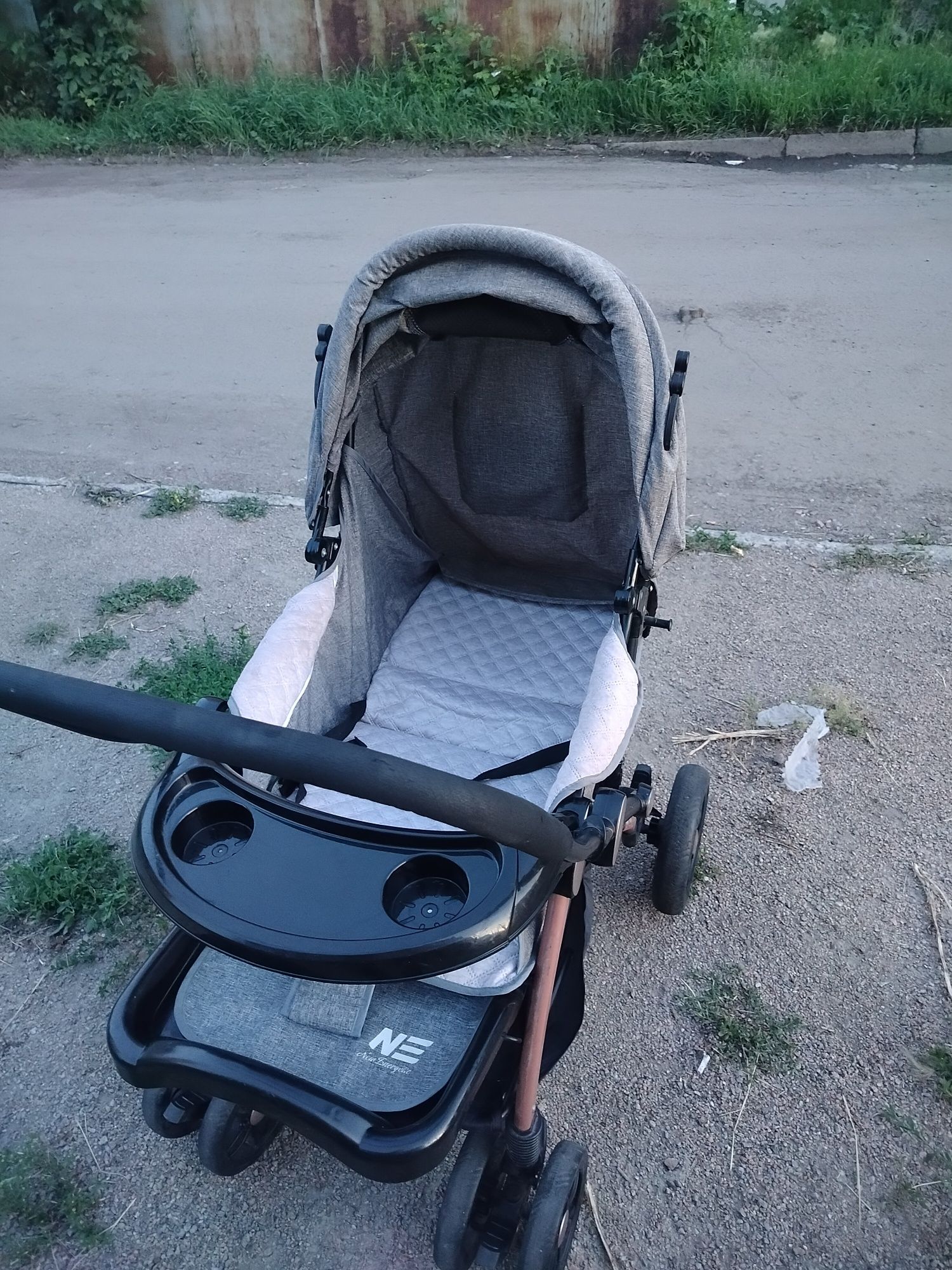 Коляска в, хорошем состоянии,