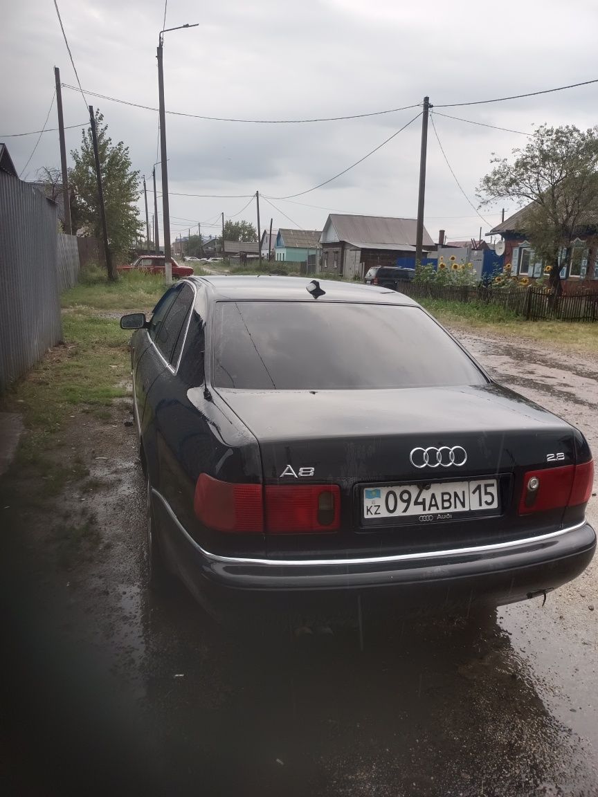 Продам машину Ауди А8