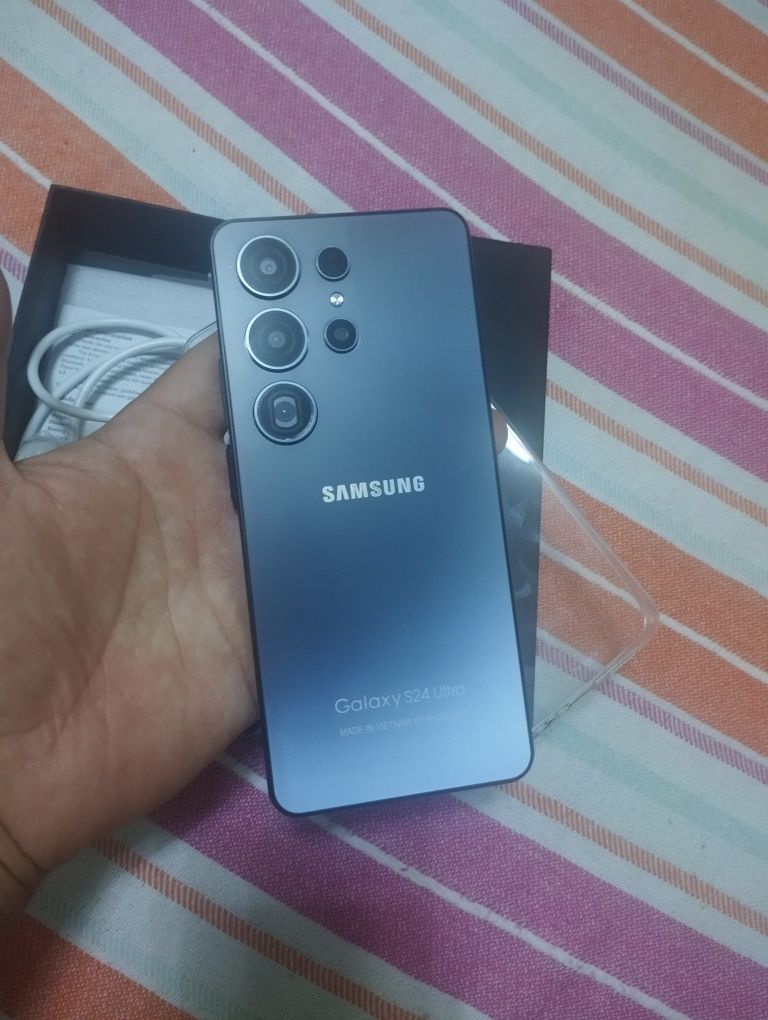Samsung  galaxy S24 ultra 256g памяти с документами