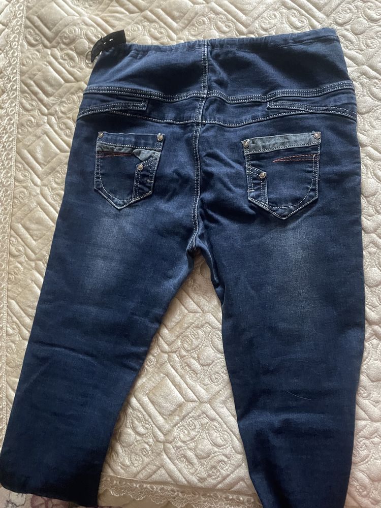 Продам джинсы для беременных
