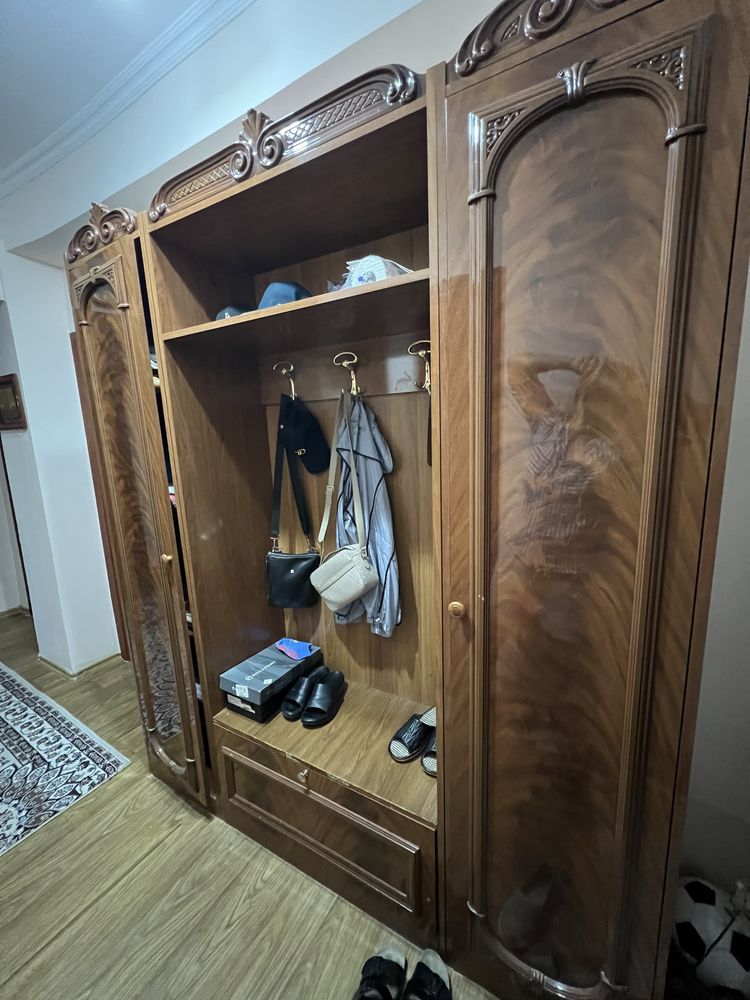 Шкаф для прихожей