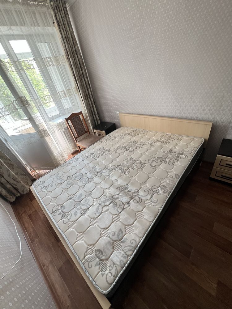 Продам спальный гарнитур