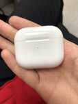 AirPods 3.
