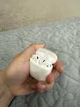 Продам AirPods  первого поколения