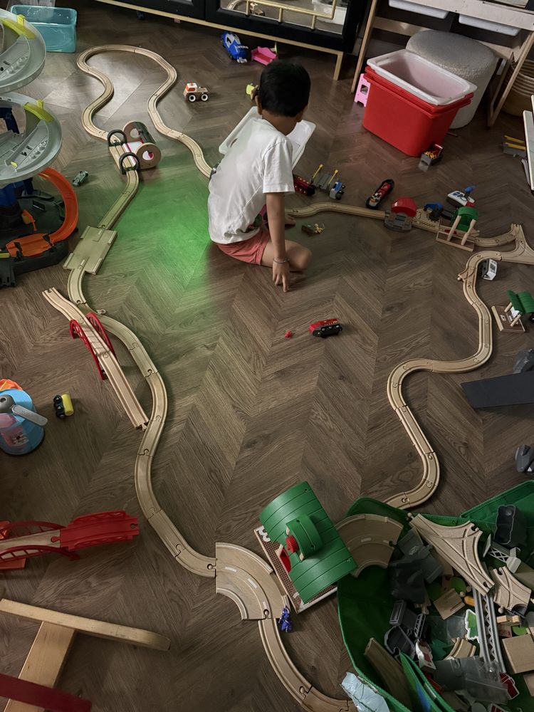 Brio и hape Железная деревянная дорого паровозики