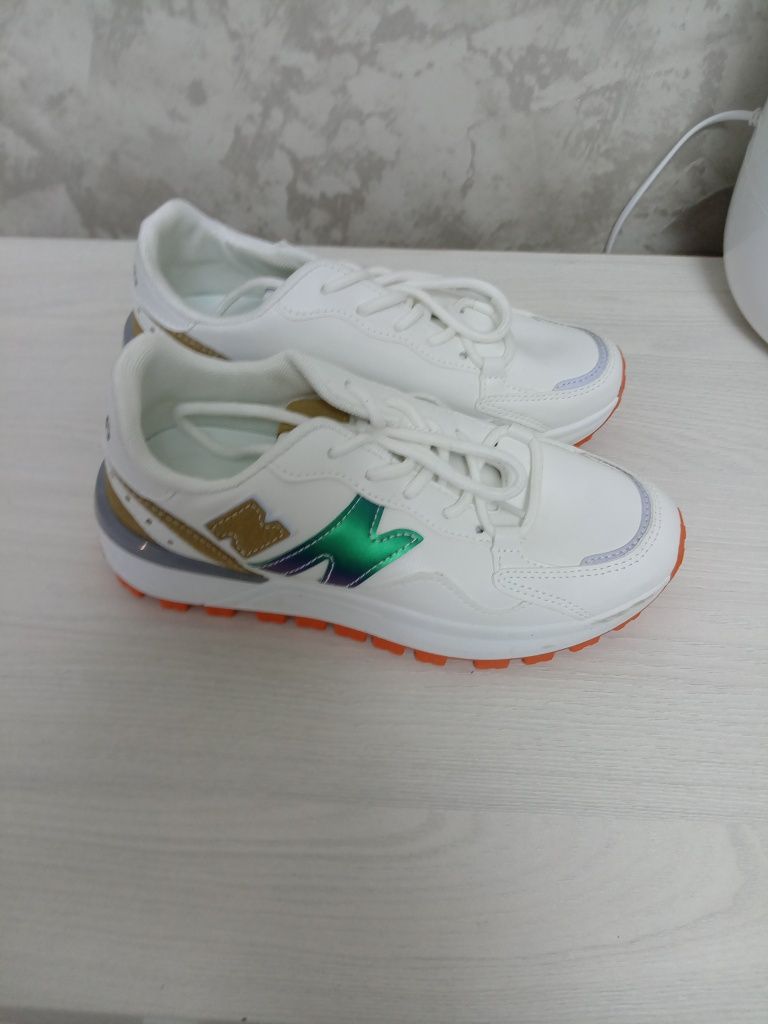 Продам новый женские красовки
