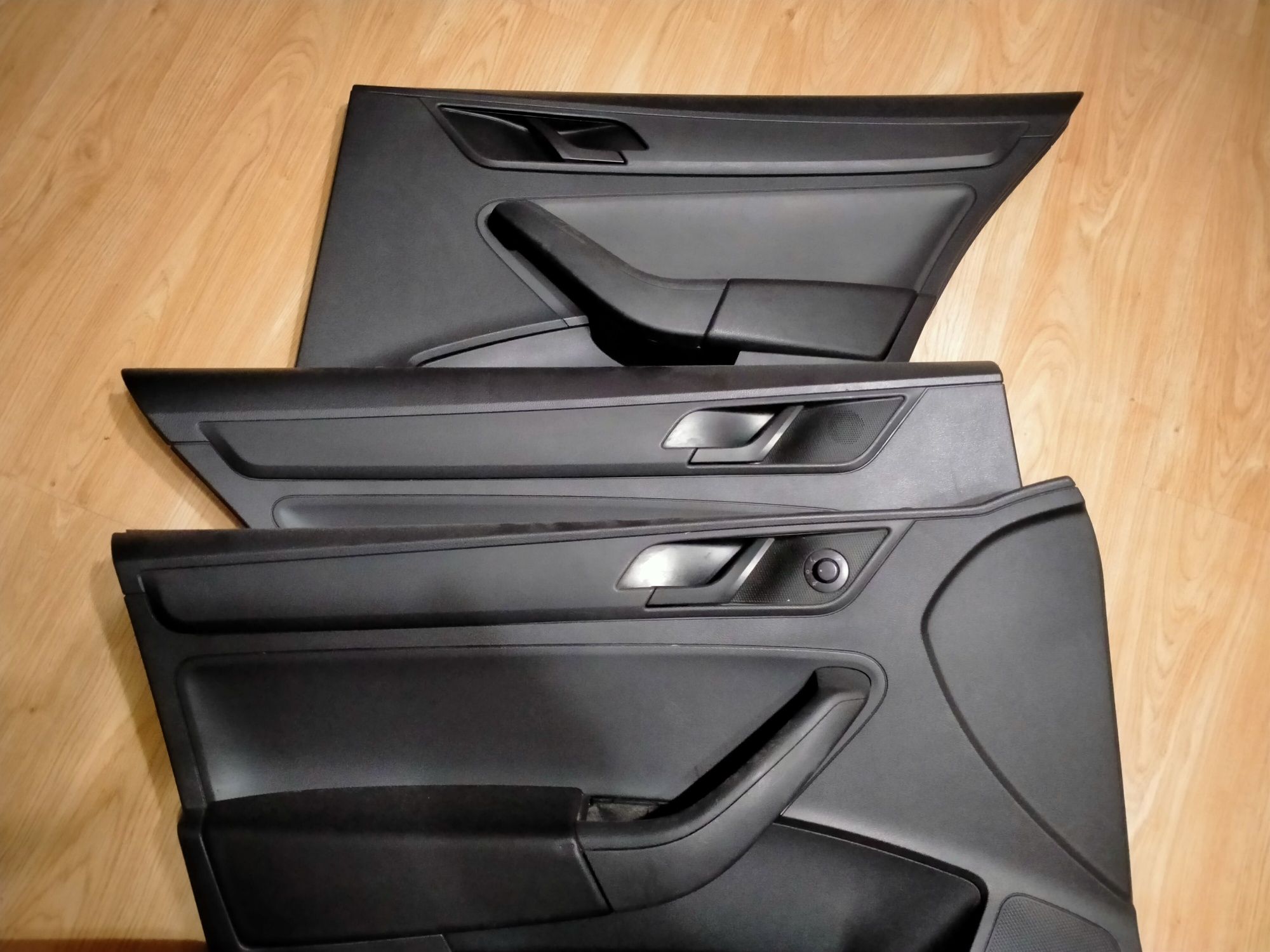 Дверные карты Skoda Rapid