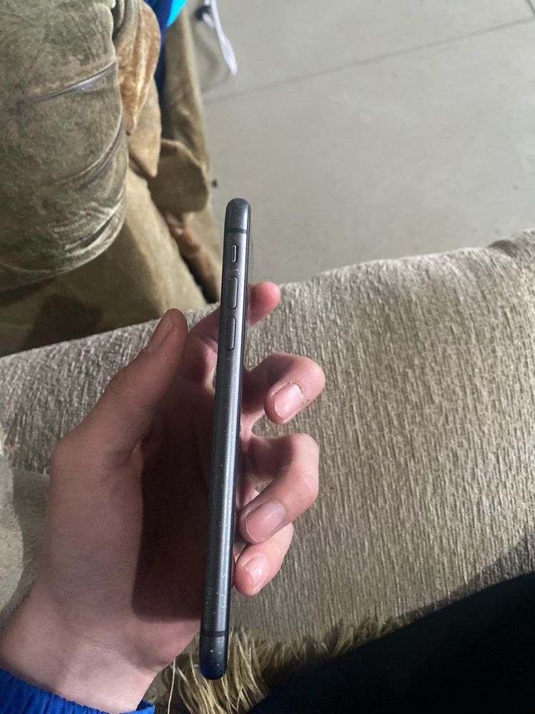 Iphone 11,64