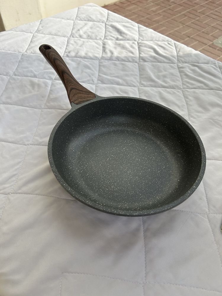 Антипригарная сковородка