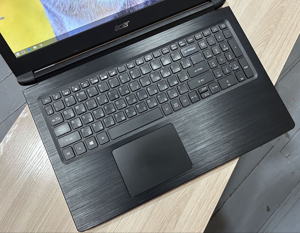 Ноутбук Acer  SSD в новом состояний