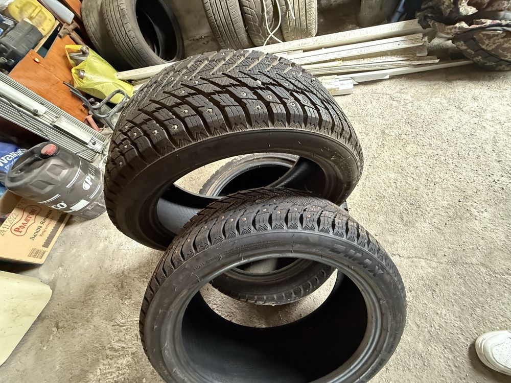 резина шипованную R17 215/45