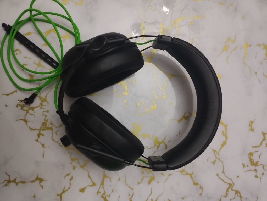 Науушники  Razer blackshark V2 x.