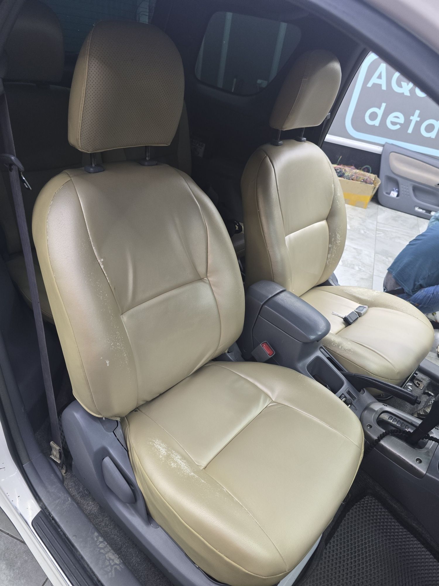 Сиденья Toyota RAV4 2001