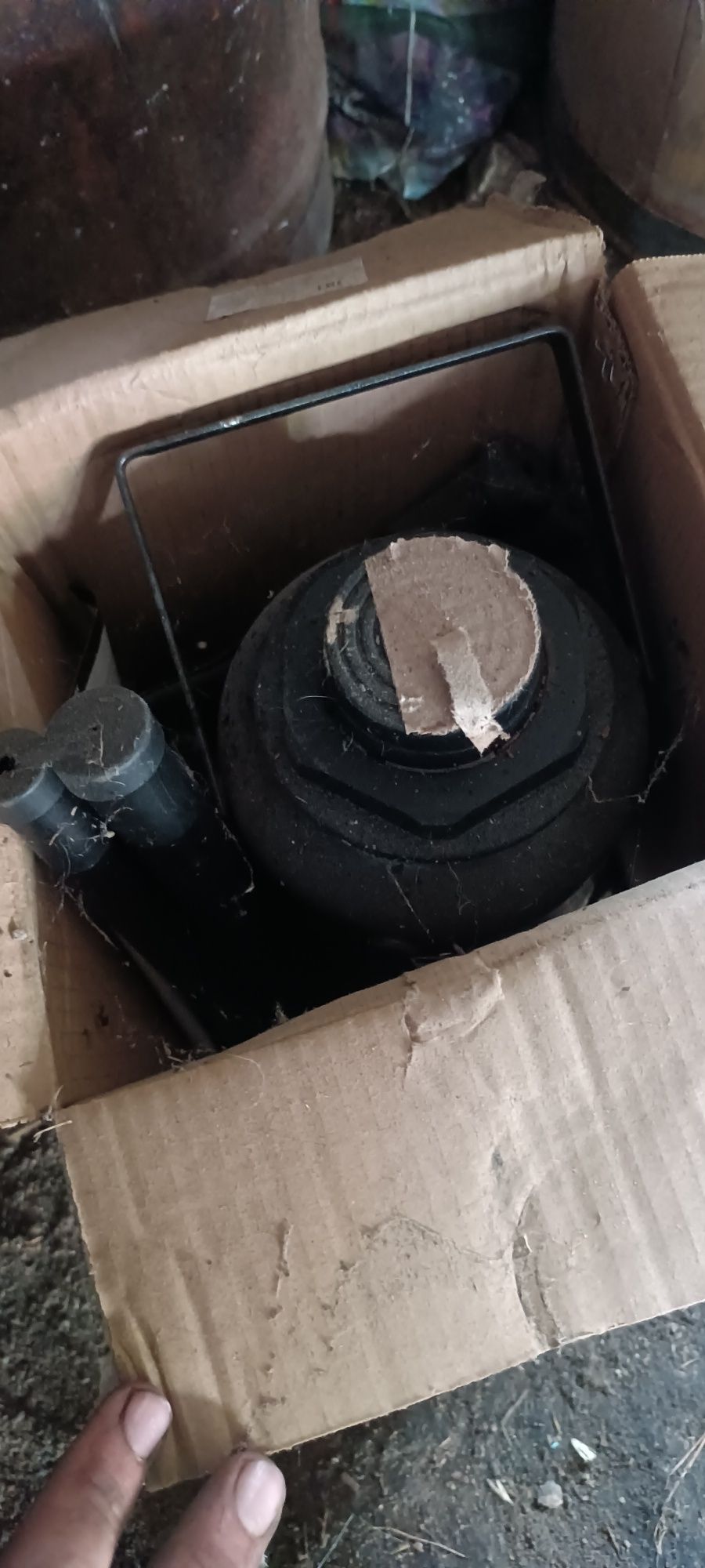 Продам 2 домкрата на 50 тонн