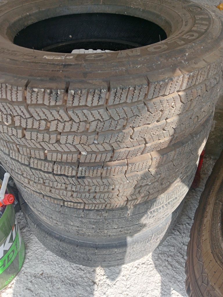 Шины грузовые 215/75R17.7