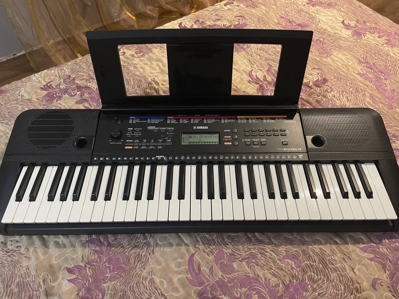 Синтезатор Yamaha psr e263