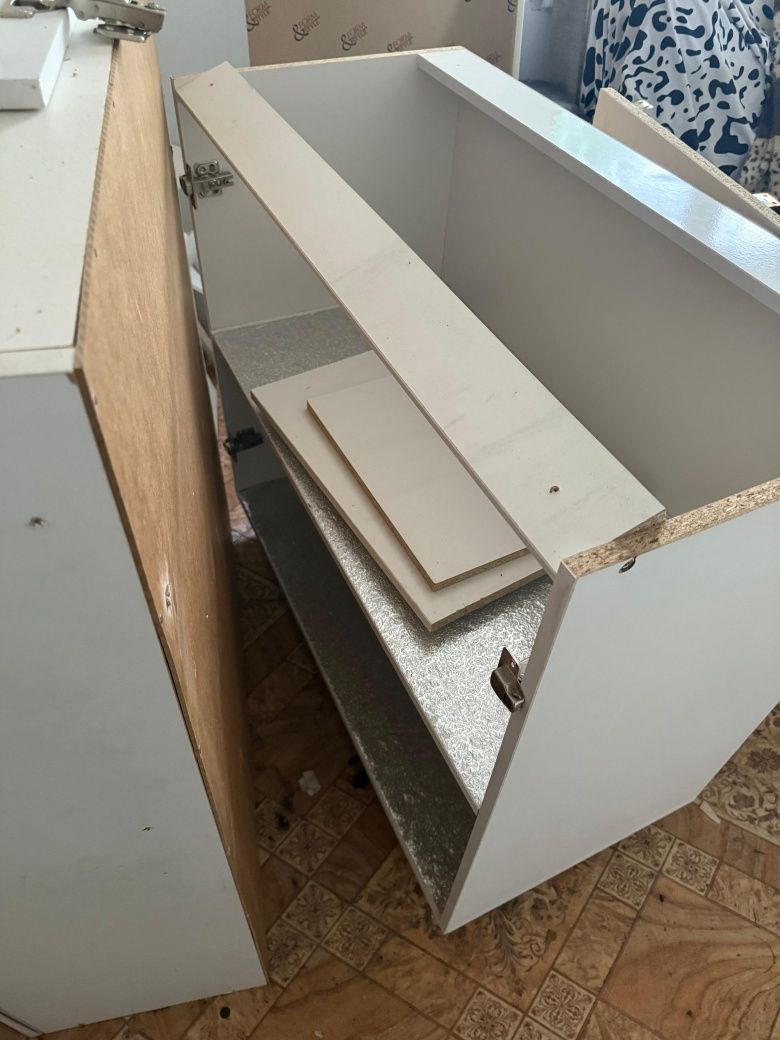 Продам кухонный гарнитур с мойкой