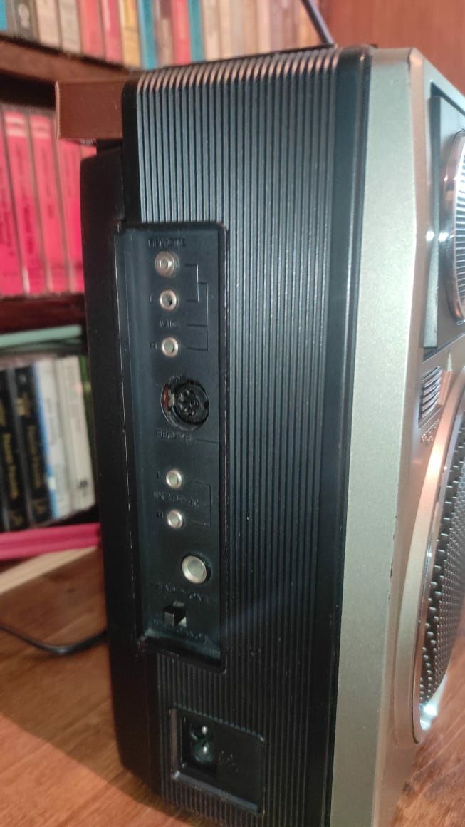 Кассетная магнитола  SANYO M 9930 LU
