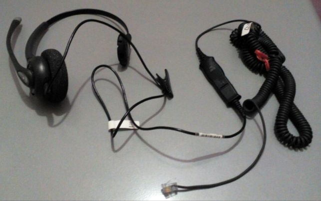 Телефонная гарнитура Plantronics наушники и микрофон, Новые!!!