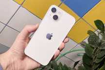 Обменяю новый айфон 13