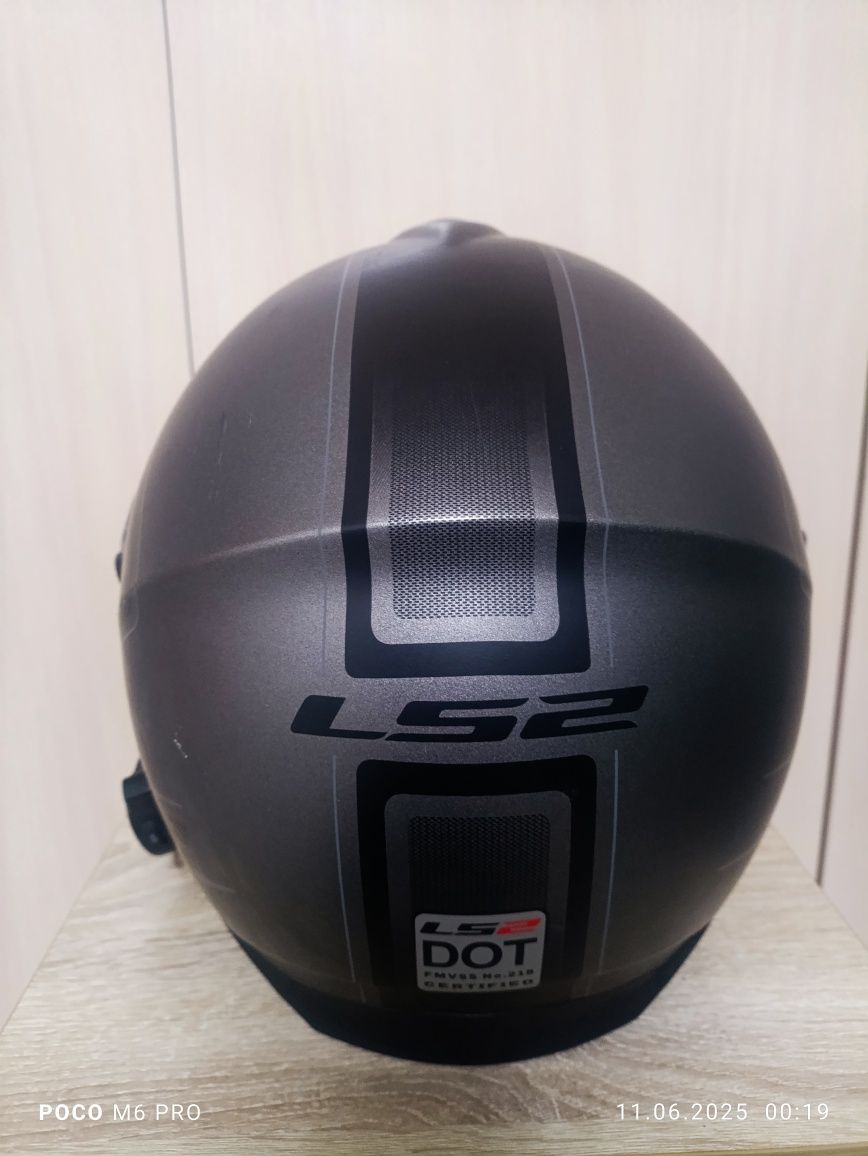 Продам Мотошлем LS2