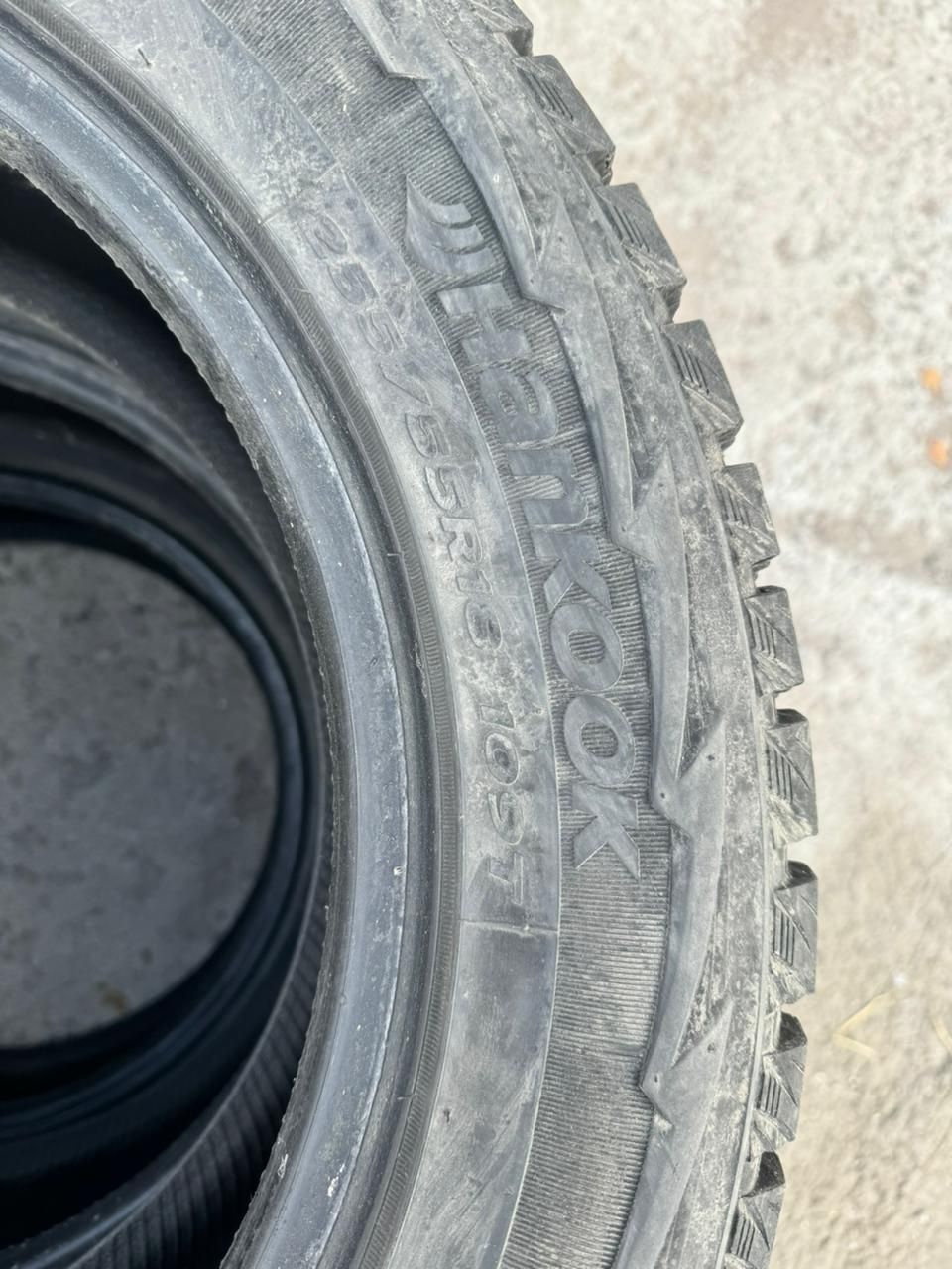 Продам бу шины R 18  3шт состояние как на фото