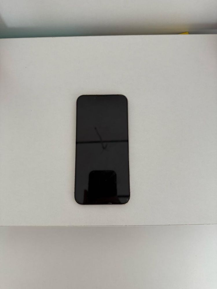 Продам Iphone 13