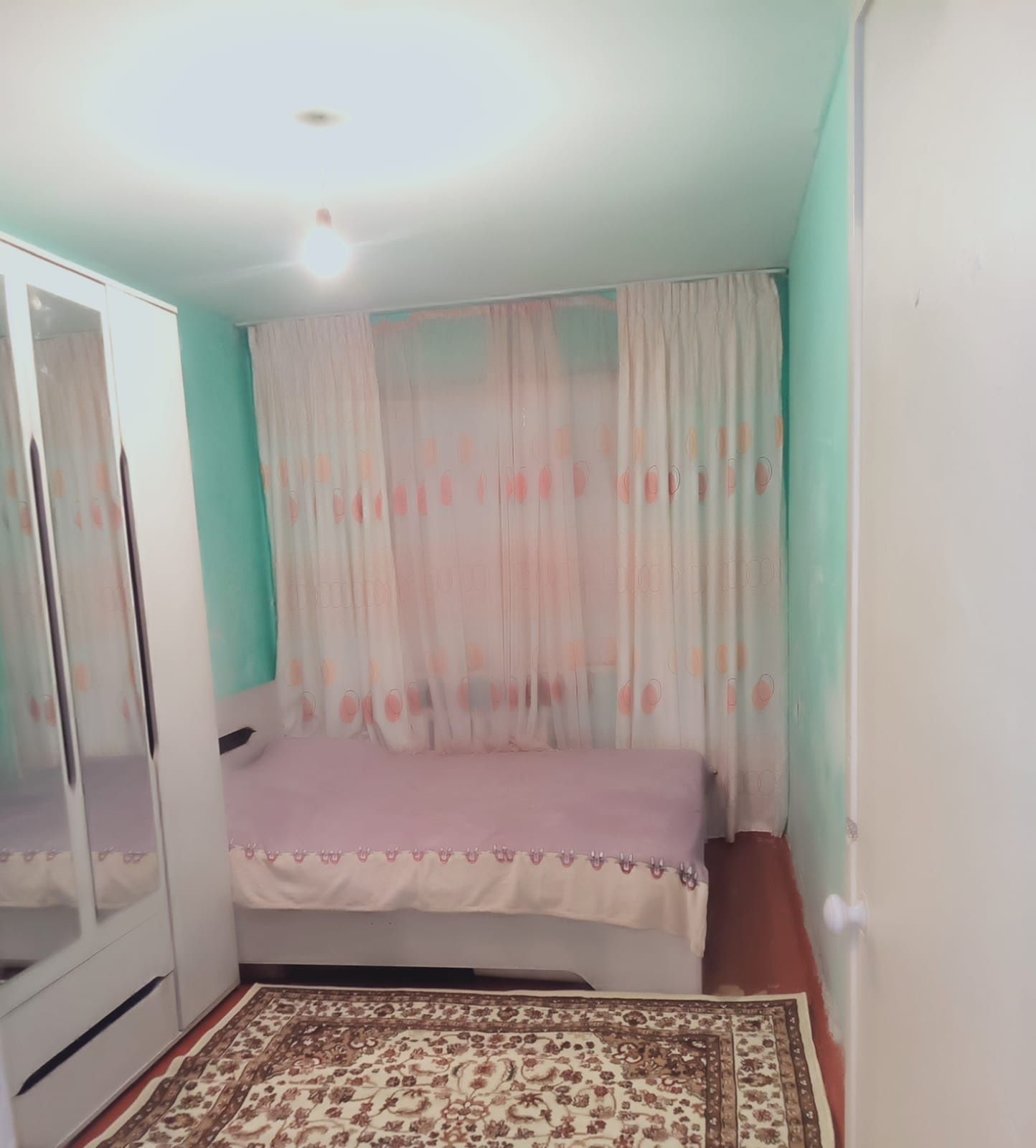 Продам 2, ух комнаты квартиа. В центре.