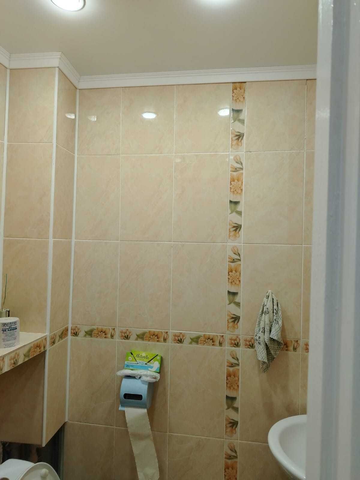 Продам двухкомнатную квартиру в 5 мкр. дом 27г 4 этаже.
