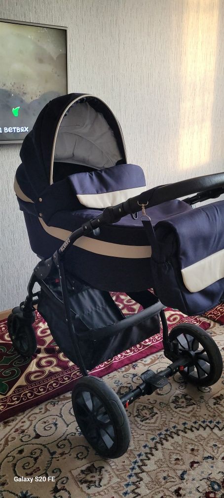 Коляска 2 в 1,в хорошем состоянии. Брали за 160.000,отдам за 48.000