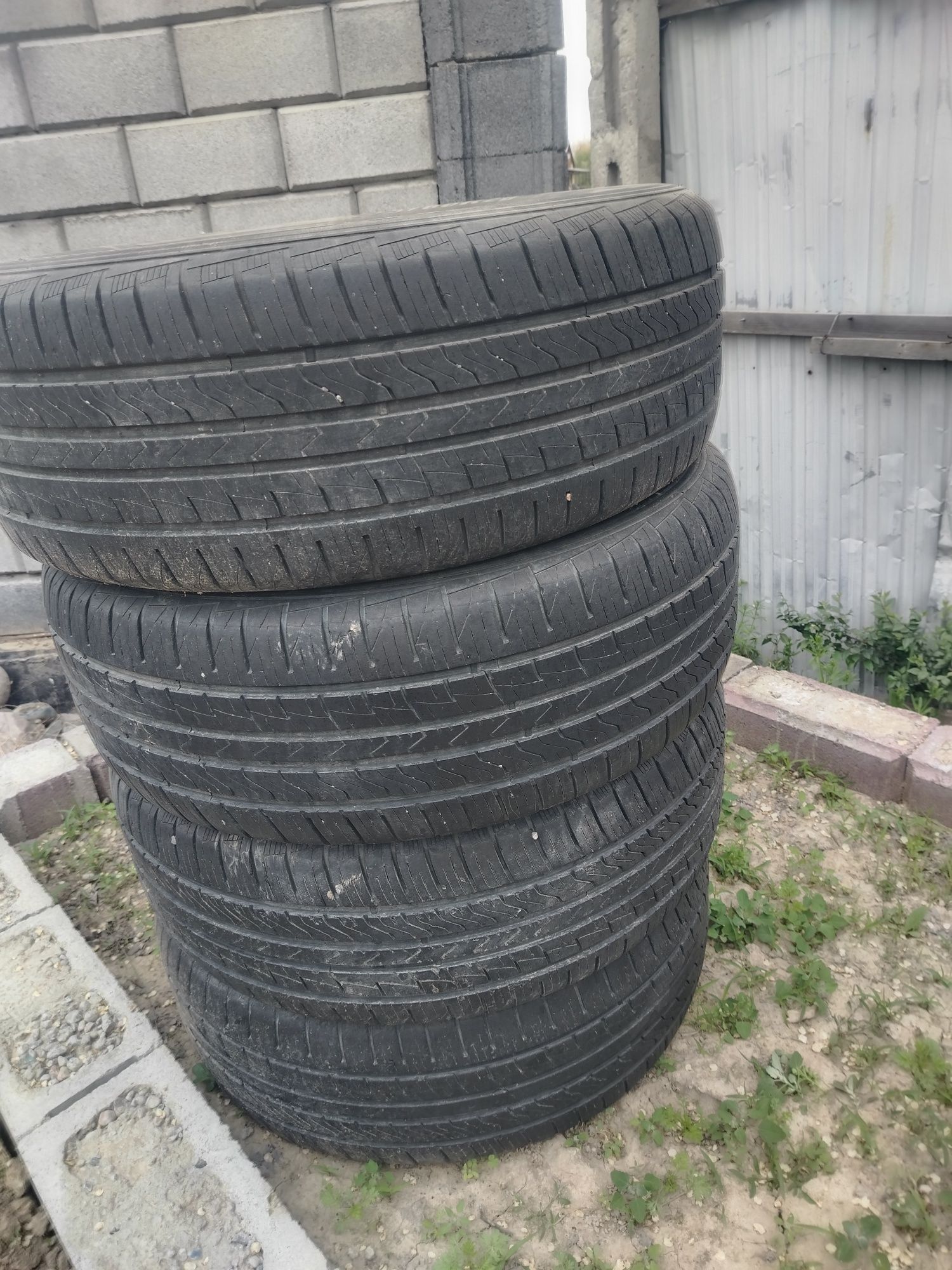 Летний шиный на лексу с 275/70R20