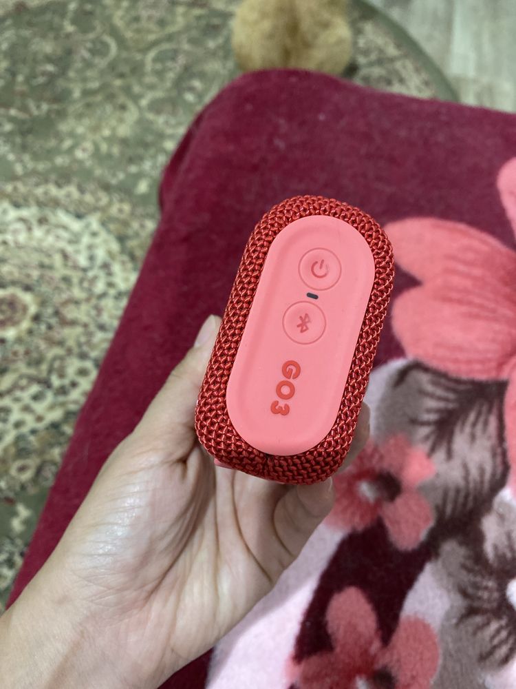 Продам колонку музыкальную jbl