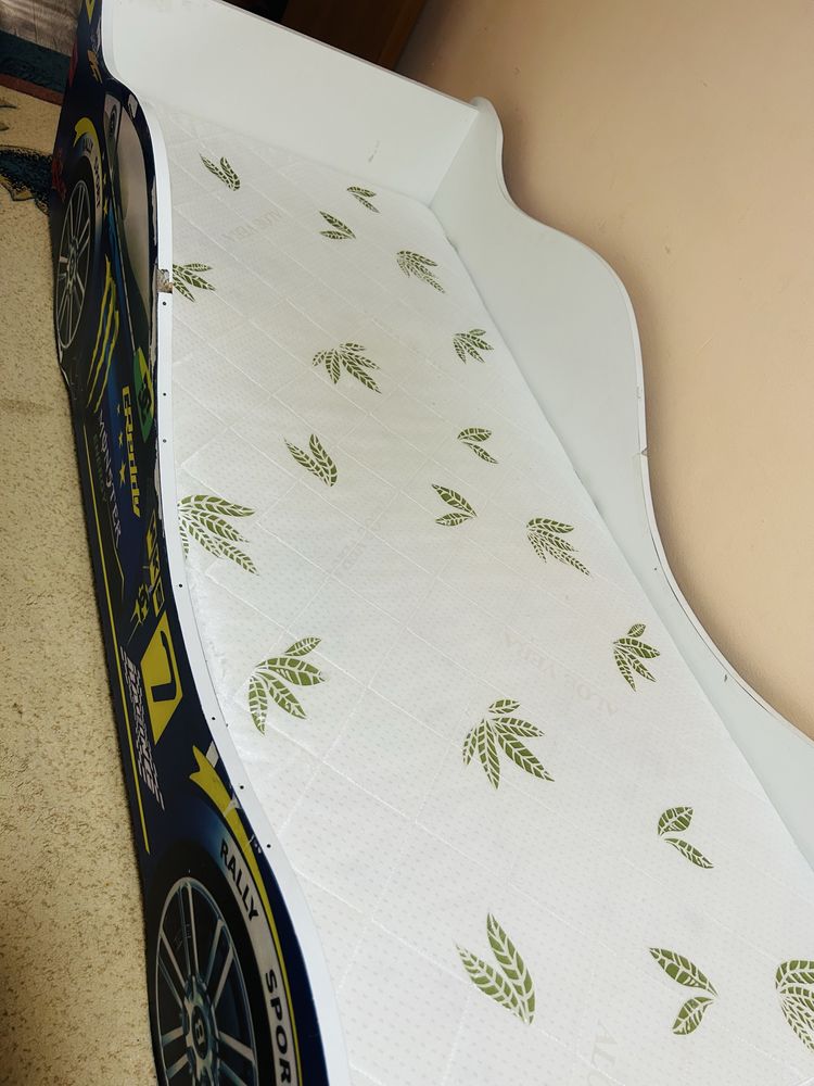 Продам кровать с матрасом