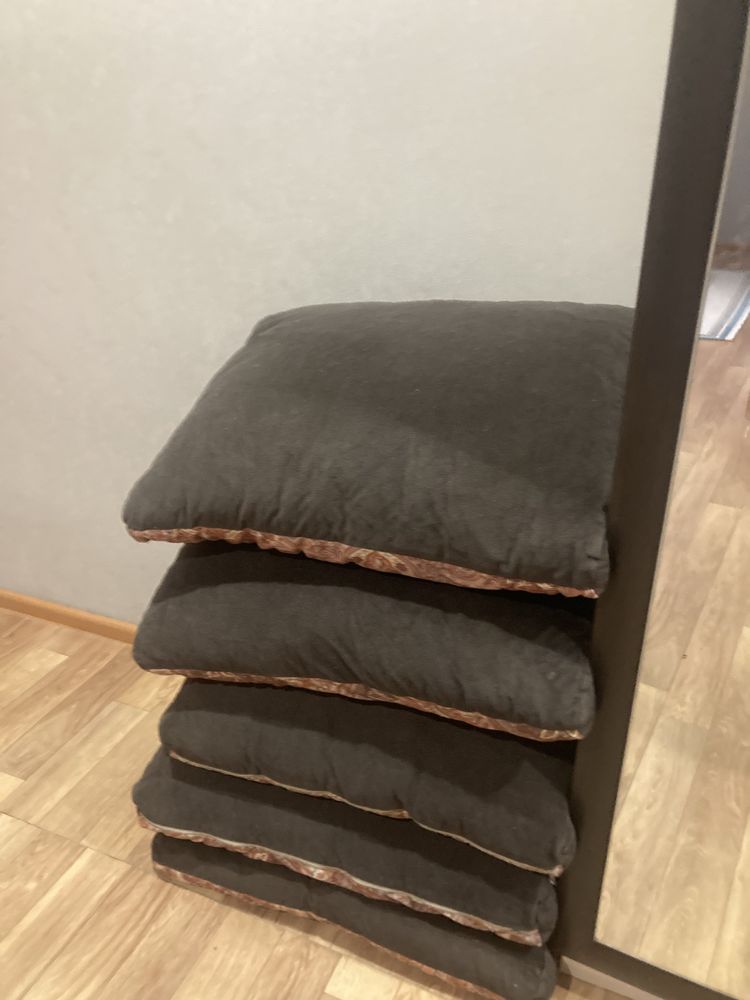 Срочно продам диван 3+2