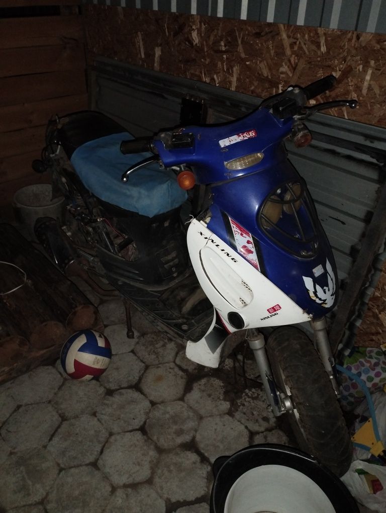 Продам скутер  Xinling 125куб.