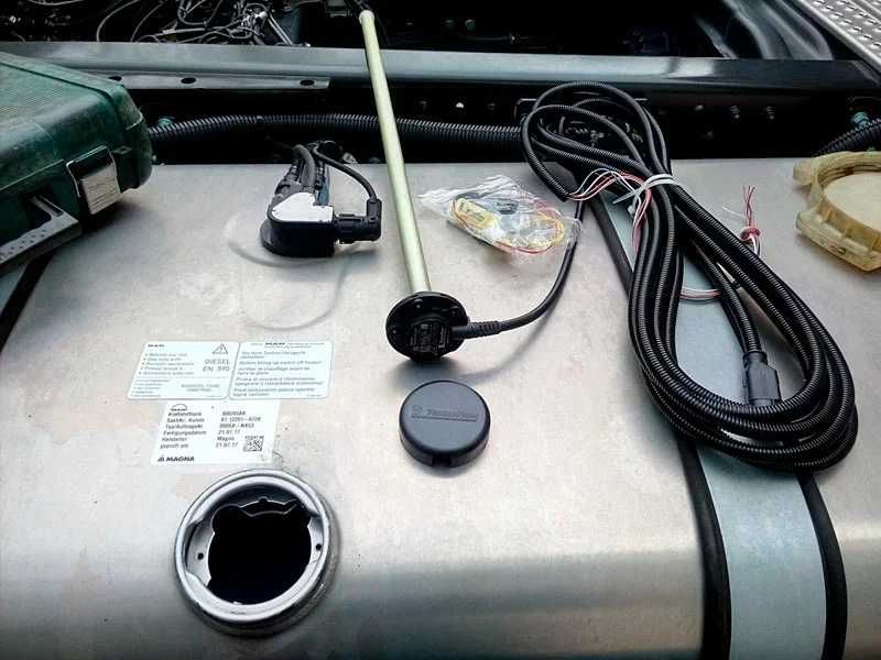 GPS Датчик уровня топлива,  расход солярки, заправка и сливы от бака.