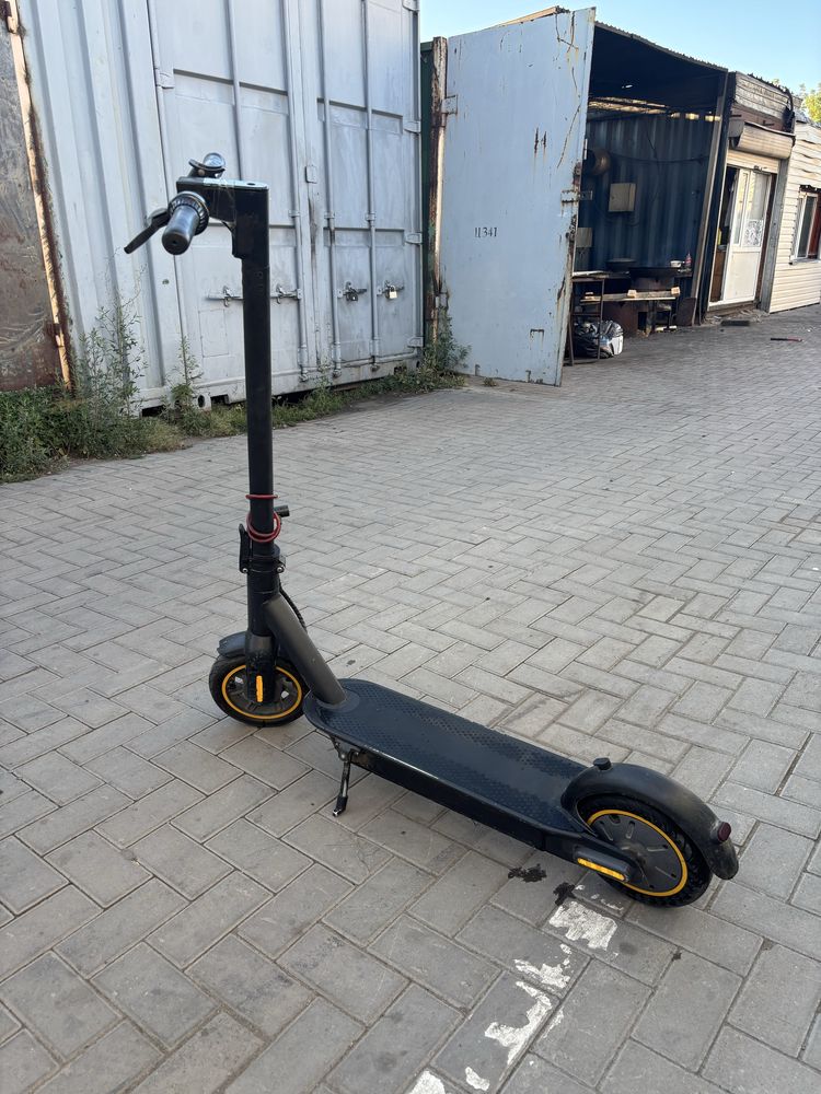Электросамокат scooter