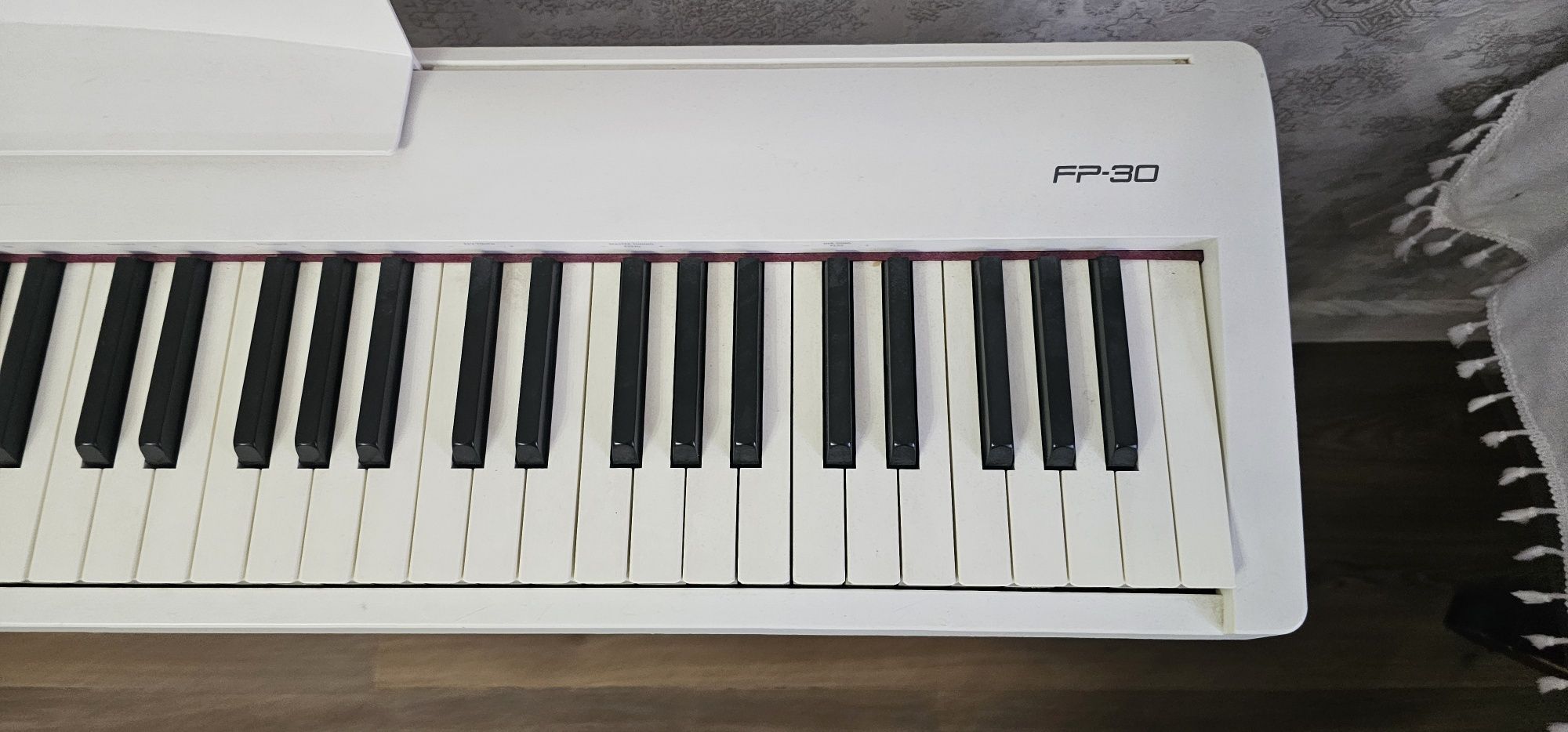 Продам цифровое пианино Roland