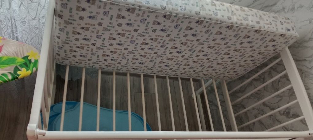 Продам детскую кроватку