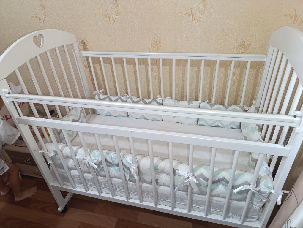 Продам детский манеж с рождения  до 4х лет