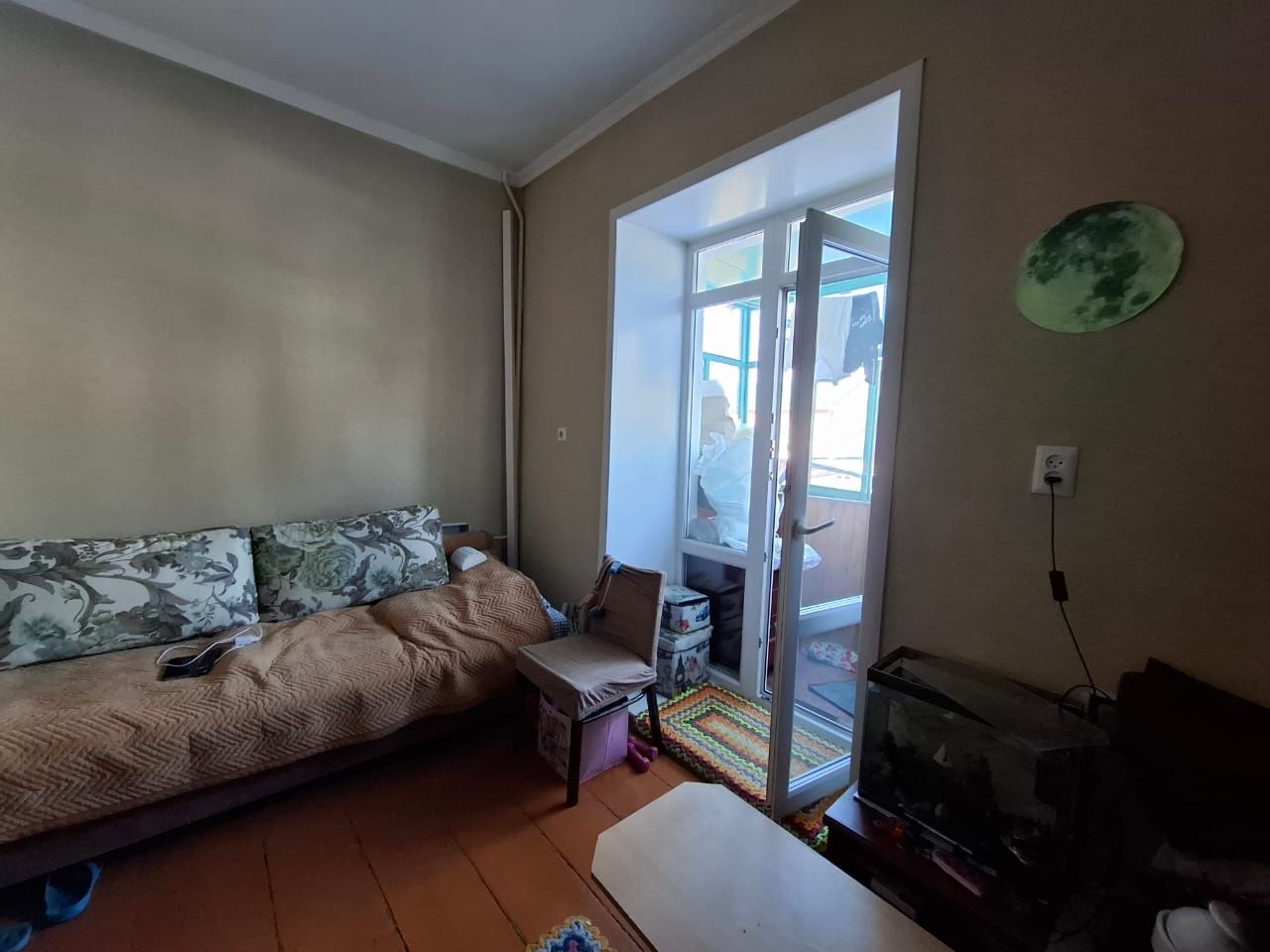 Продам 2х ком квартиру район Каз.театр.