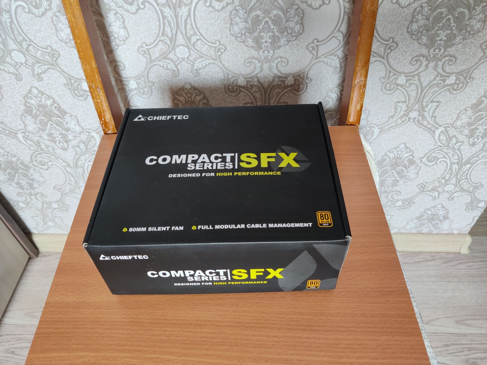 Модульный SFX Блок питания Chieftec CSN-550C 80Plus Gold Compact
