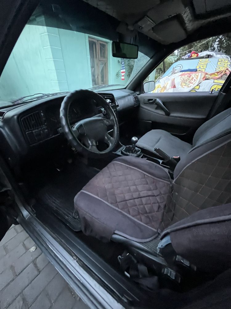 Passat b3 1993г 1.8моно