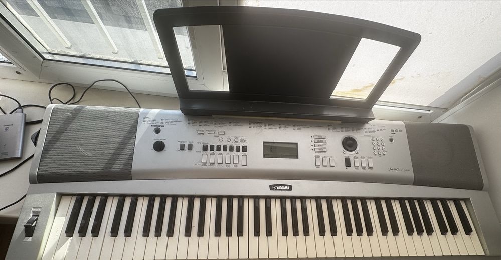 YAMAHA  синтезатор