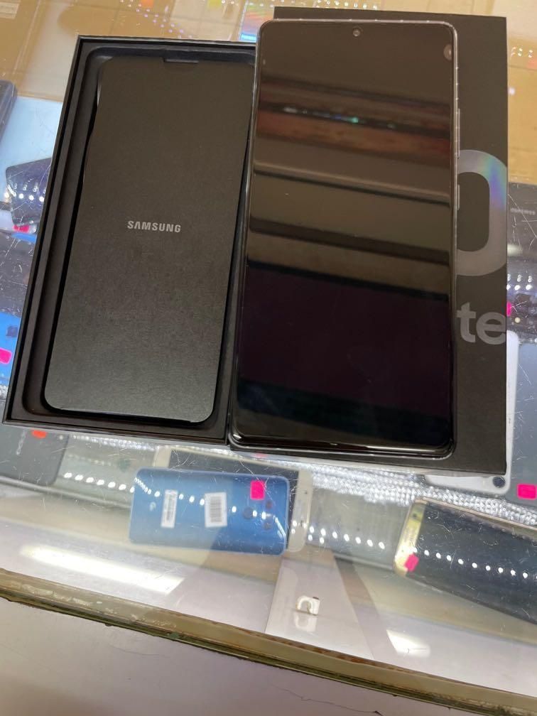 Samsung s10  флагман Самсунг телефон 10 из 10